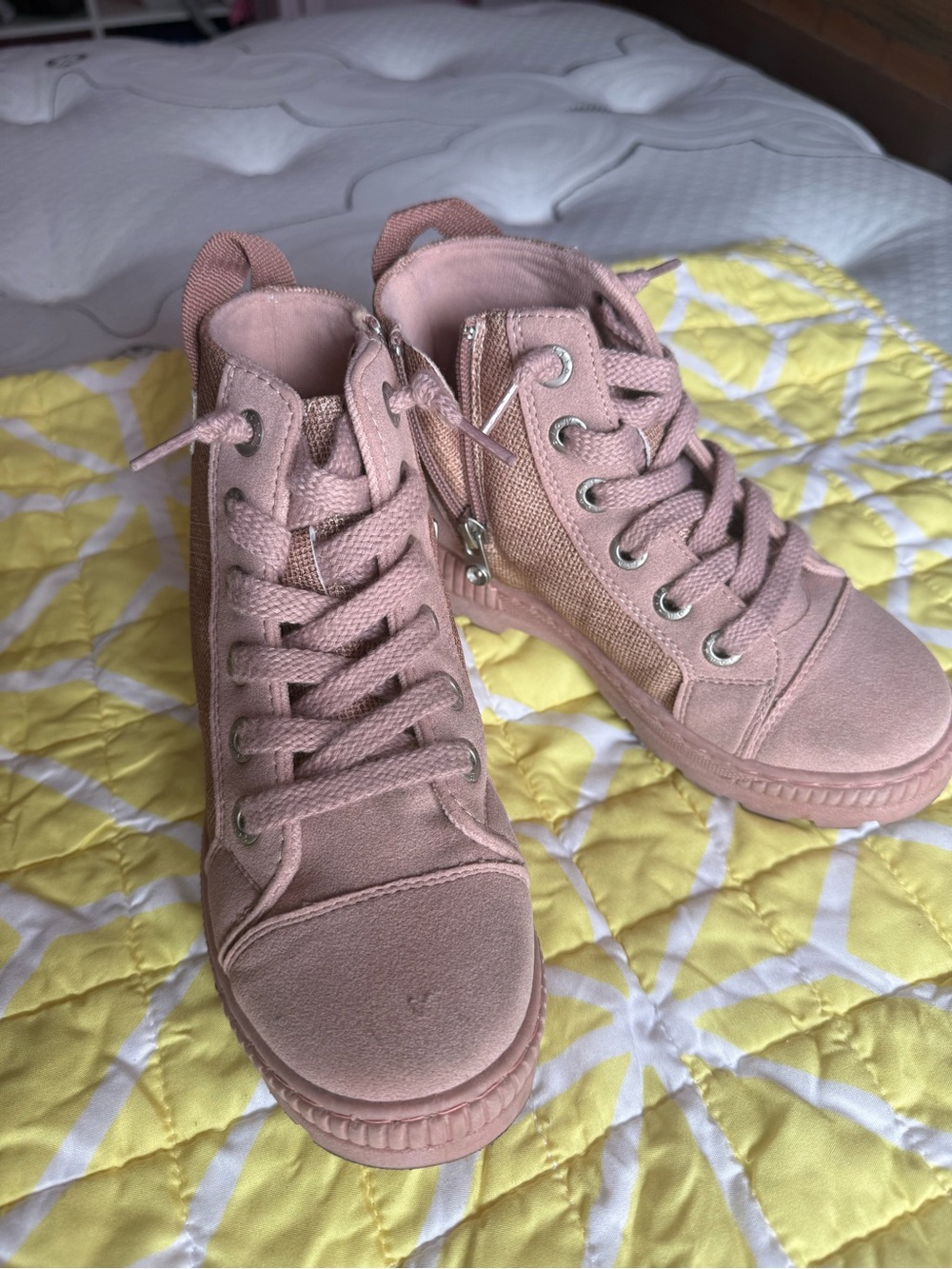 Blowfish Pink High-Top Kids Sneakers boots